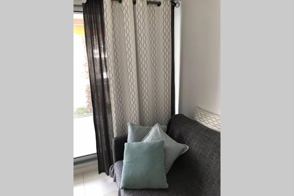 App Le Rocazur Avec Piscine Et Parking En Bord De Mer A 500M Du Centre Ville Menton Luaran gambar