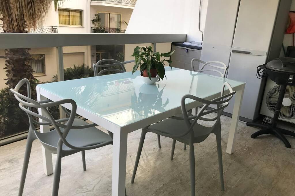 App Le Rocazur Avec Piscine Et Parking En Bord De Mer A 500M Du Centre Ville Menton Luaran gambar